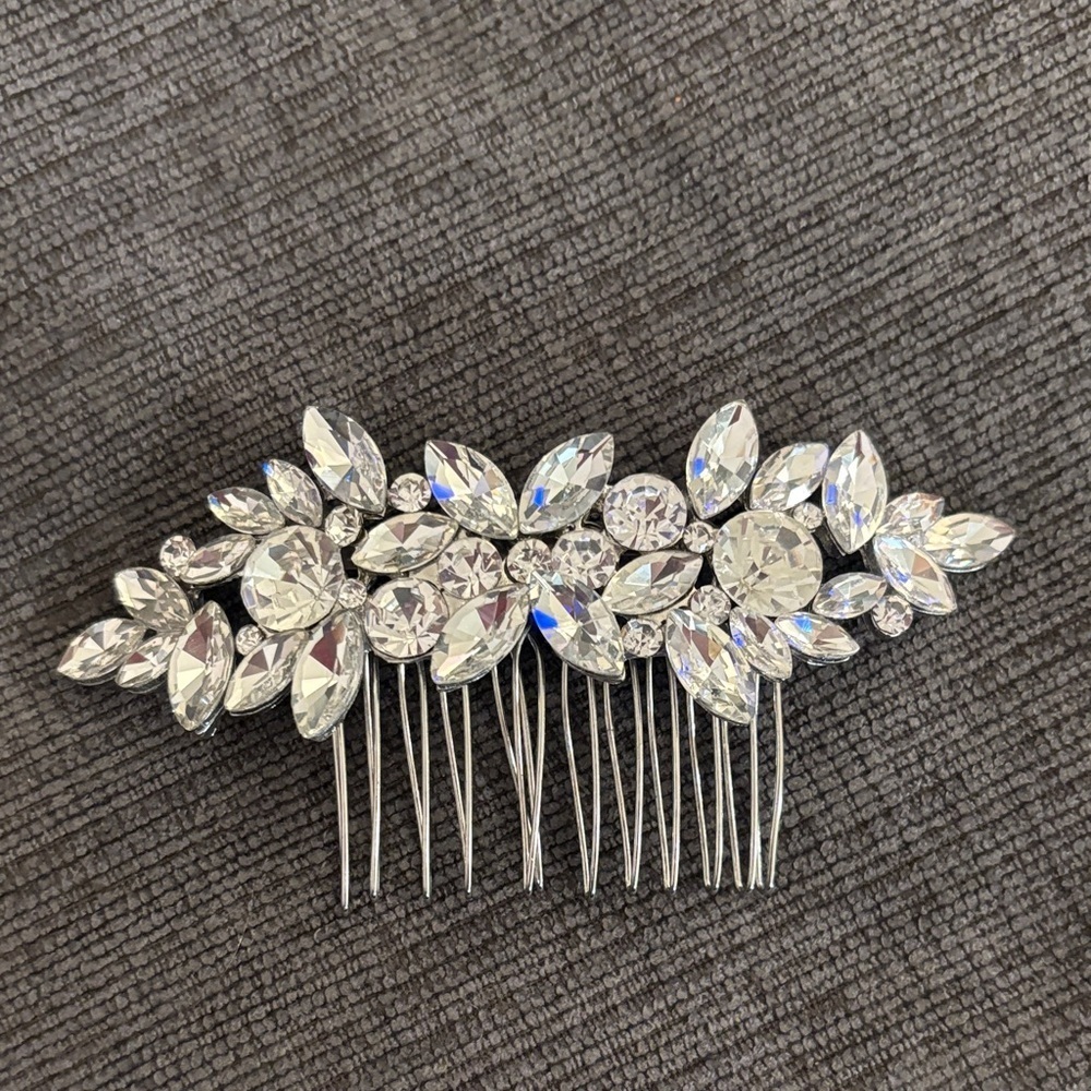 Sparkling Silver Crystal Hair Comb